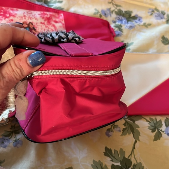 Such a fun set of bags. - Picture 3 of 9